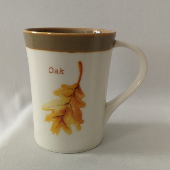 Starbucks Set of Two Retired Oak Leaf Design Coffee / Tea Mugs, 13oz, 2007 - Picture 3 of 6
